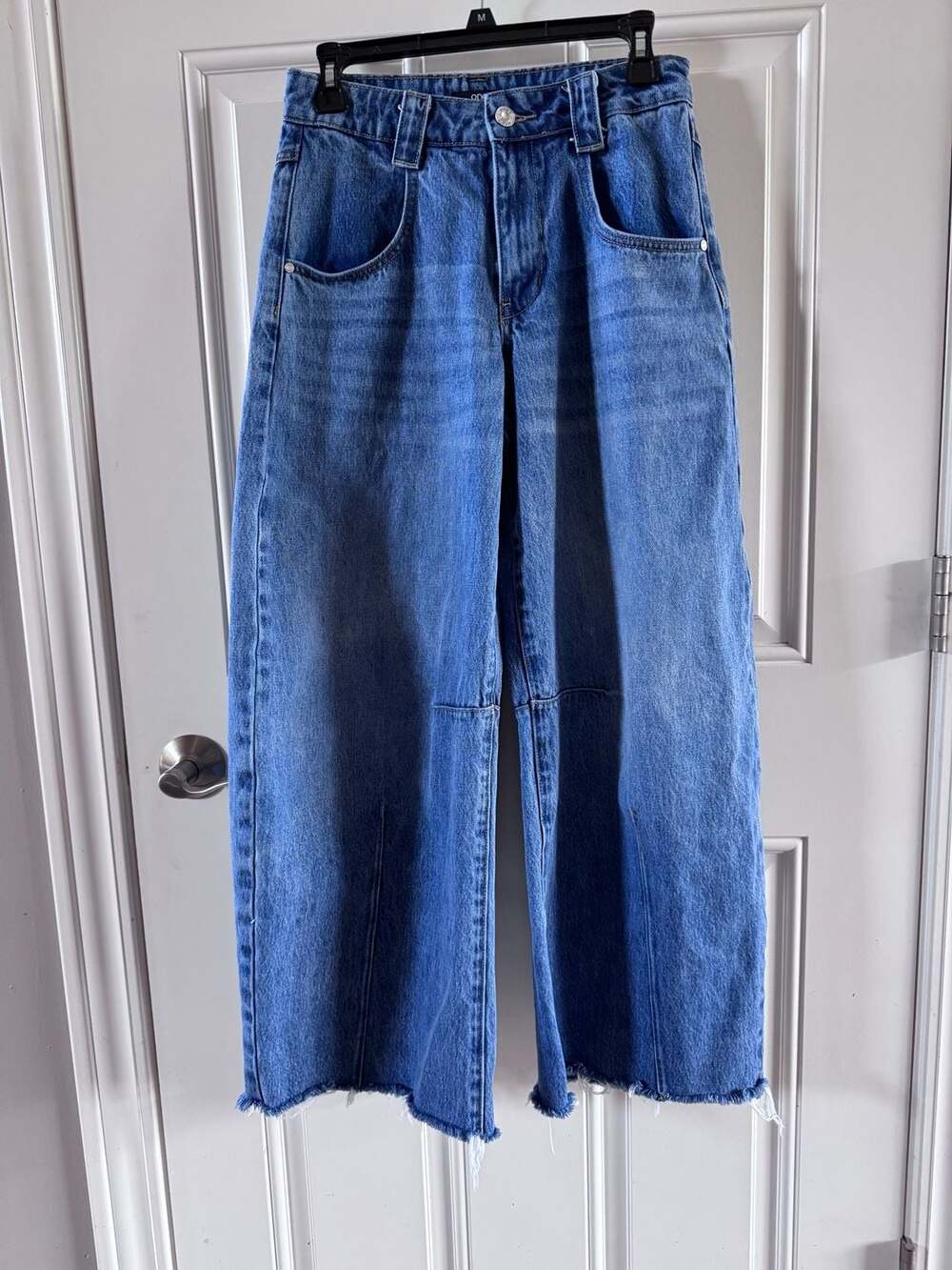 Oneso Medium Wash High-Rise Barrel Leg Jeans with Raw Hem